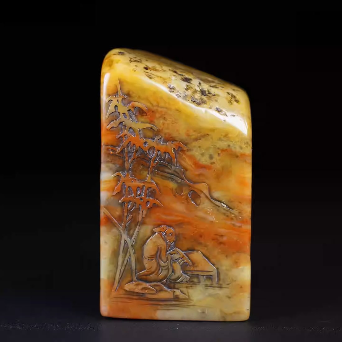 Shoushan stone bas-relief carving of an autumn forest playing the zither seal: Dimensions: Length 4.5cm, Width 4.5cm, Height 8cm Weight: 384g