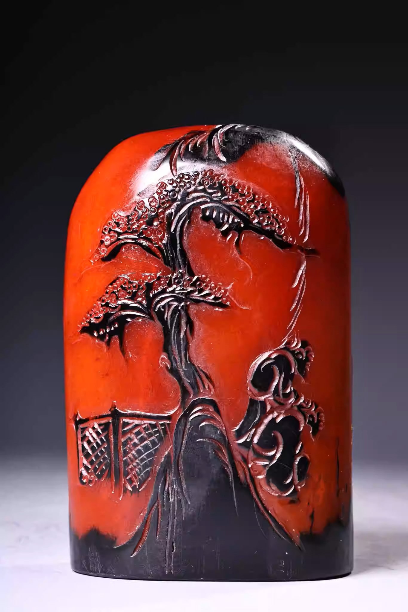 Red Tianhuang stone relief carving seal: Dimensions: Length 8cm, Width 1cm, Height 10cm Weight: 900g