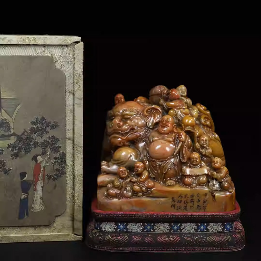 Shoushan Stone Seal: Child Playing with Maitreya, Everyone is Happy: Dimensions: Length 17cm, Width 15.5cm, Height 16cm Weight: 5727g