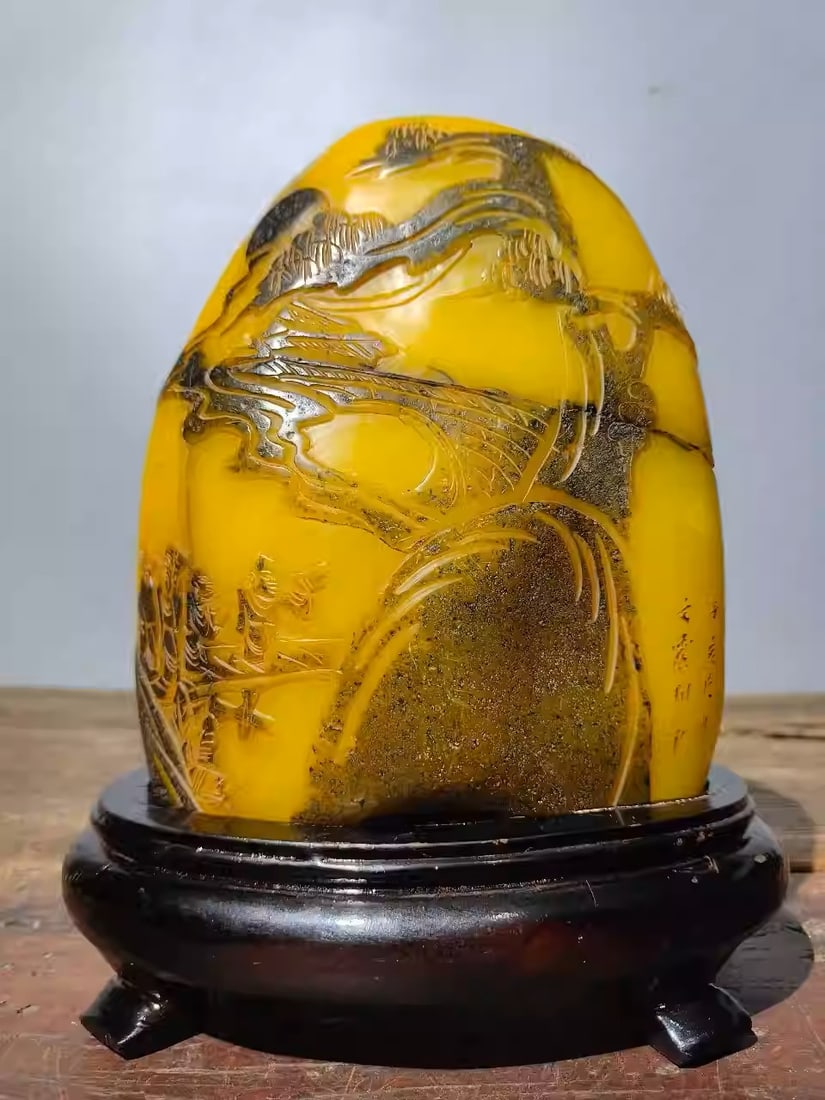 Tianhuang stone seal depicting landscapes and figures: Dimensions: Length 13cm, Width 7cm, Height 17cm Weight: 2717g