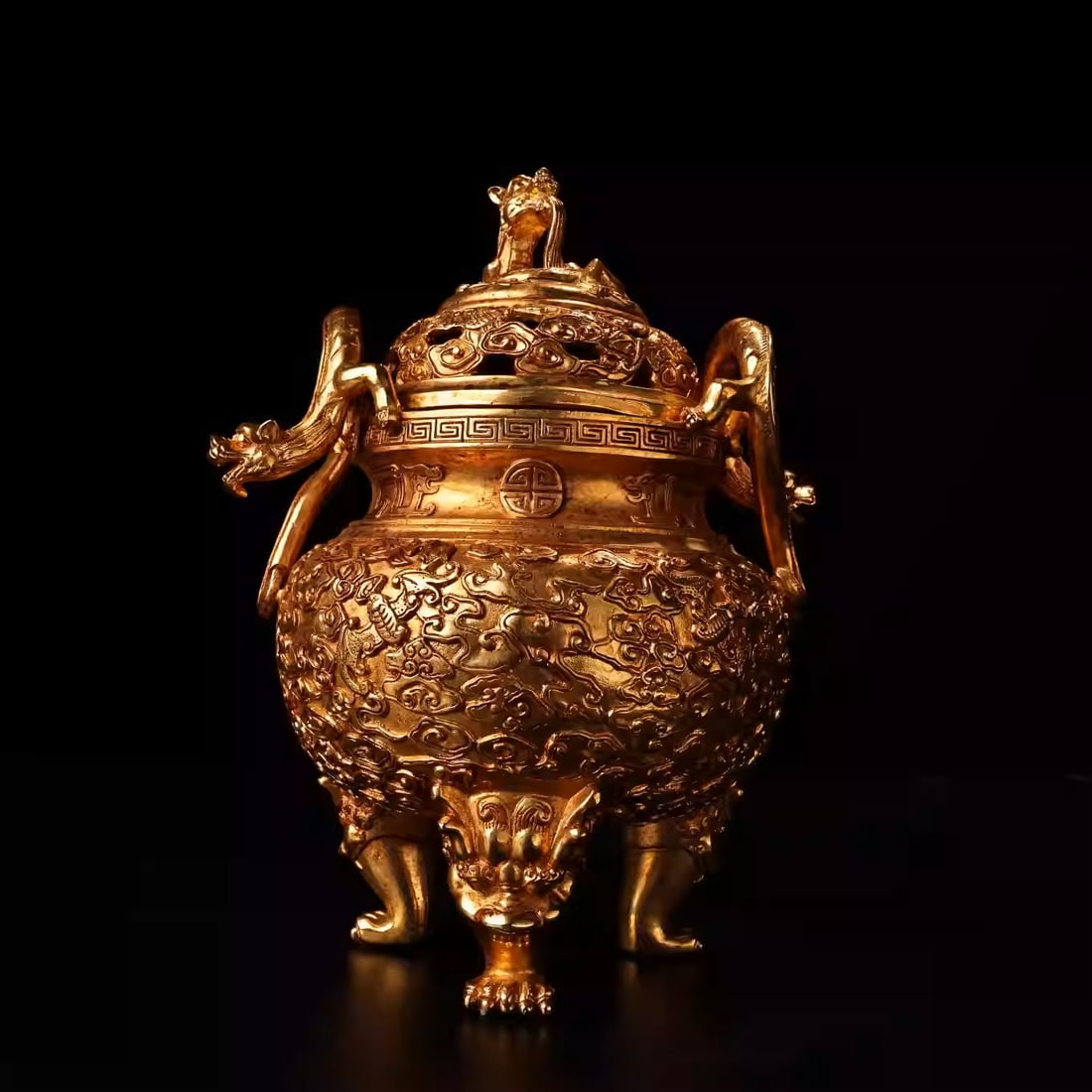 Gilt-Bronze Incense Burner Ornament with Relief Chasing: Dimensions: Height 23cm, Weight: 1900g