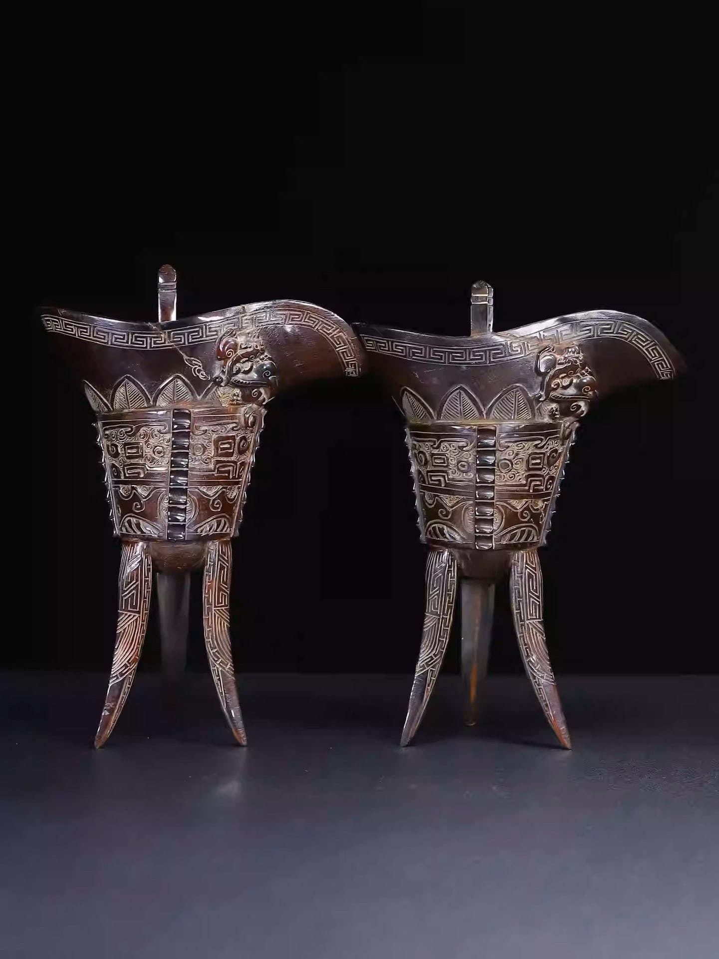 A Pair of Carved Horn Three-Legged Tiger Cups: Dimensions: Height 26cm, Width 19cm, Weight: 1511g