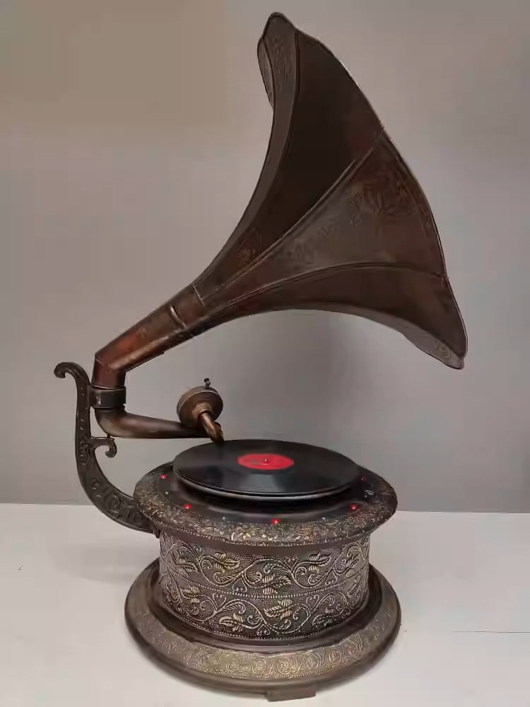 Solid wood phonograph with copper plating - 2