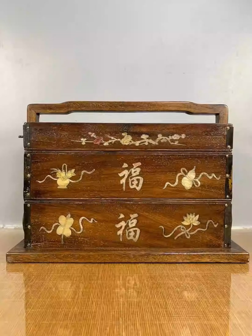 Rosewood food box inlaid with mother-of-pearl: Length 36 cm, width 20 cm, height 26 cm.