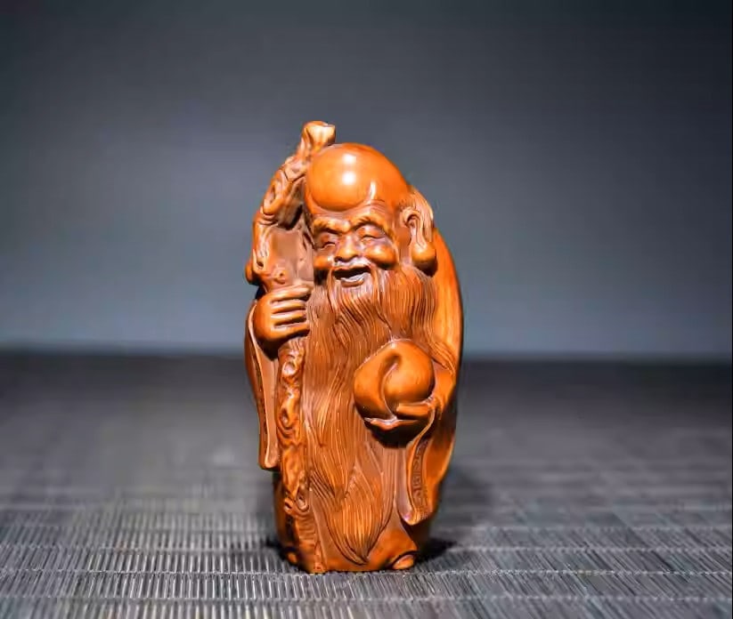 Boxwood finely carved statue of the God of Longevity: Length 4cm, width 3cm, height 8cm, weight 50g