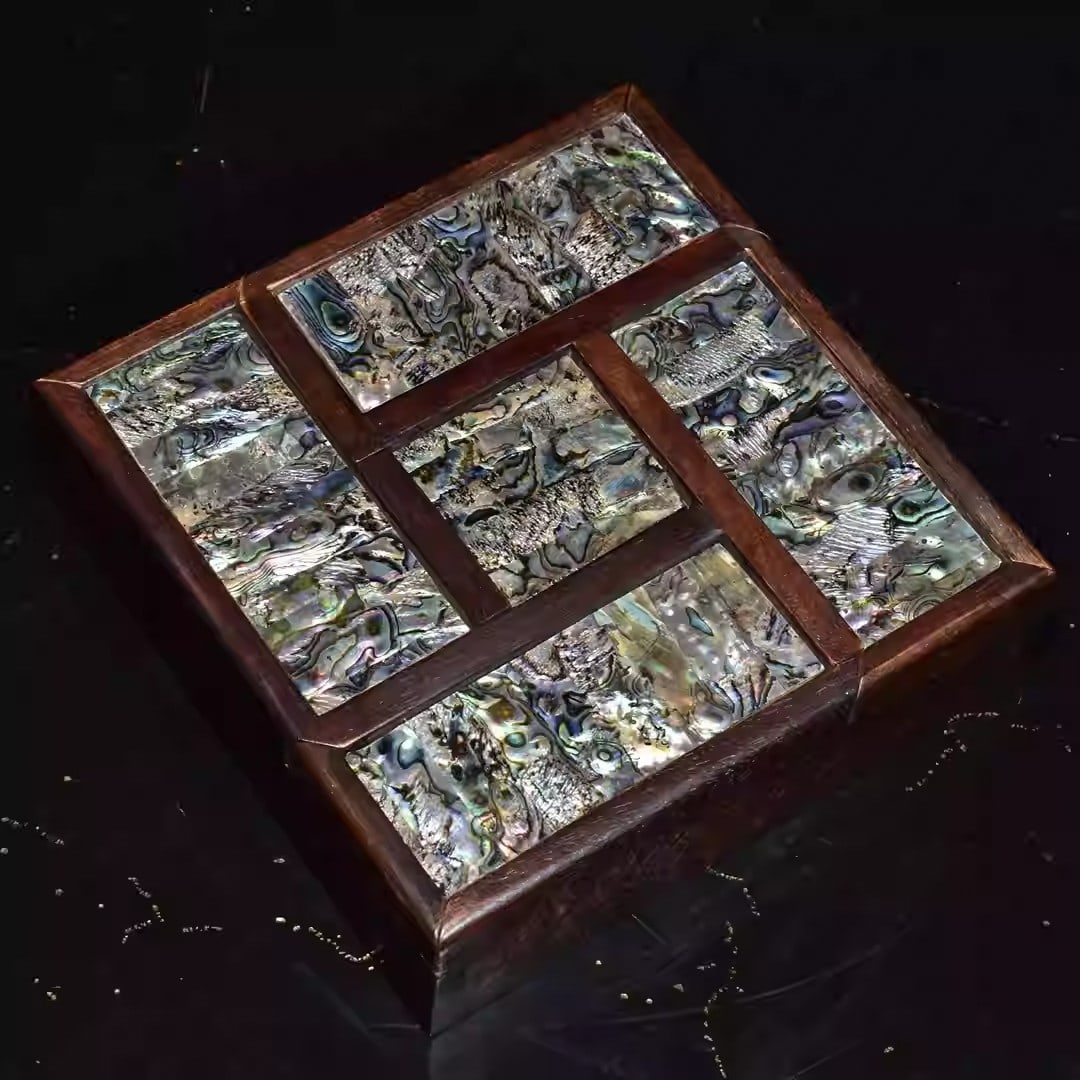 Rosewood box with mother-of-pearl inlay and five compartments: Length 17 cm, width 17 cm, height 5 cm