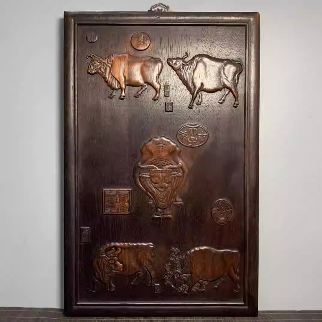 Rosewood finely carved plaque depicting five oxen: Length 32 cm, width 3 cm, height 50 cm, weight 2330 grams.