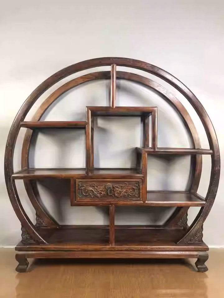 Rosewood semi-circular display shelf: Length: 58 cm, Width: 17 cm, Height: 58 cm.