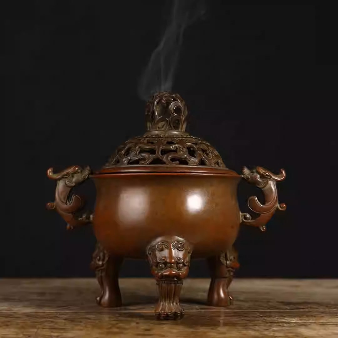 Pure copper incense burner with double dragon handles and three lion legs: Dimensions: Width 19.5cm, Height 18cm Weight: 1510g