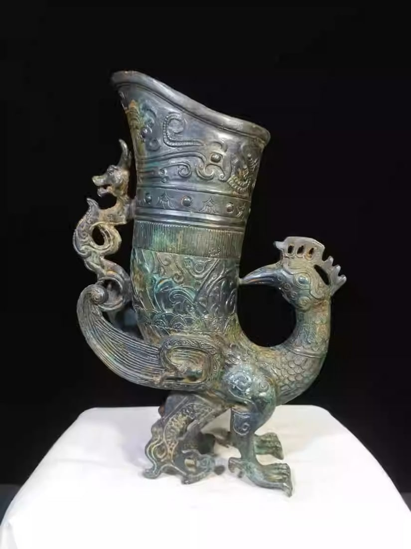 Bronze Phoenix-shaped Wine Cup: Dimensions: Width 20cm, Height 30cm Weight: 2200g