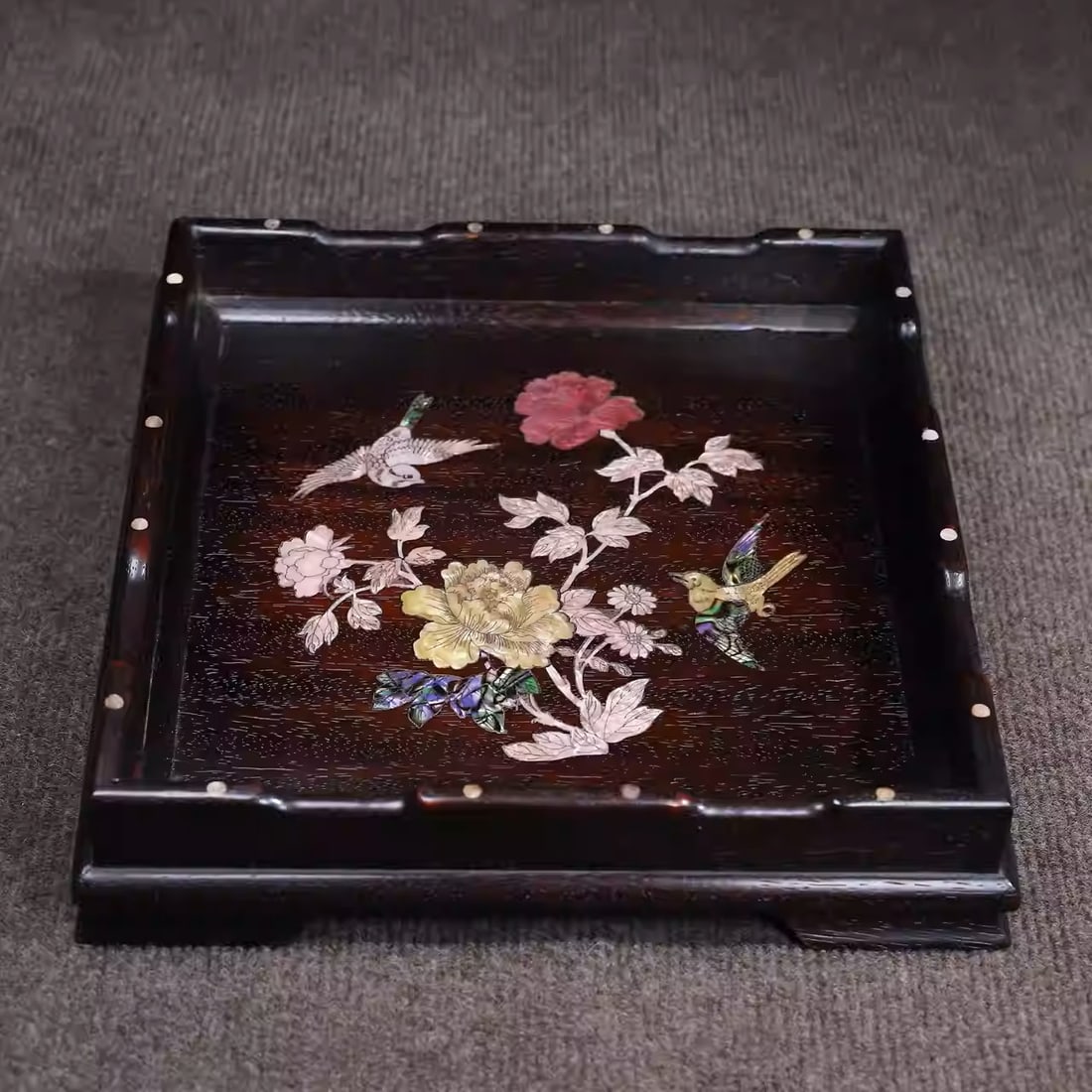 Rosewood tea tray inlaid with mother-of-pearl depicting blooming flowers symbolizing wealth and: Dimensions: Length 28cm, Width 28cm, Height 6cm