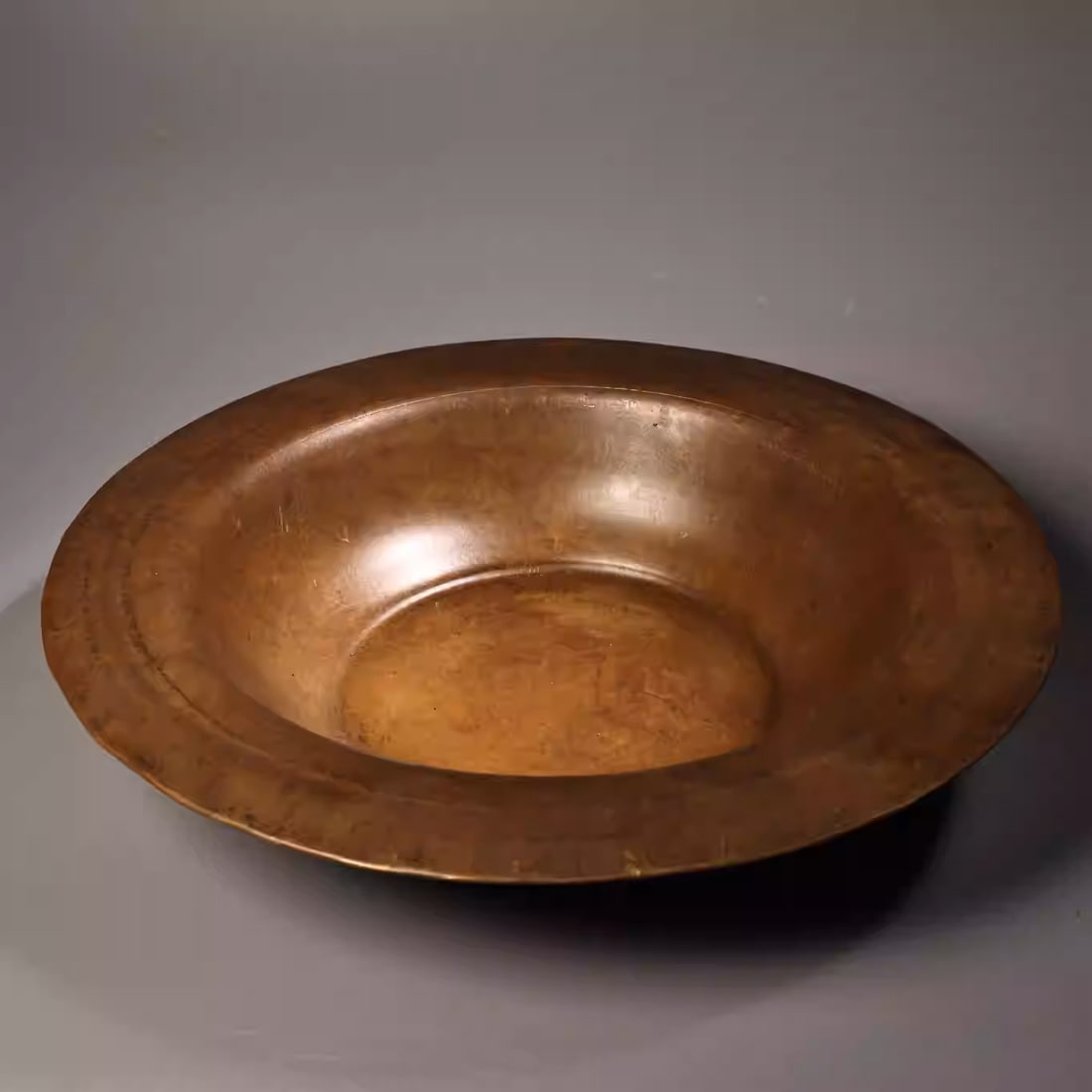 Pure copper basin: Dimensions: Diameter 40cm, Weight: 1250g