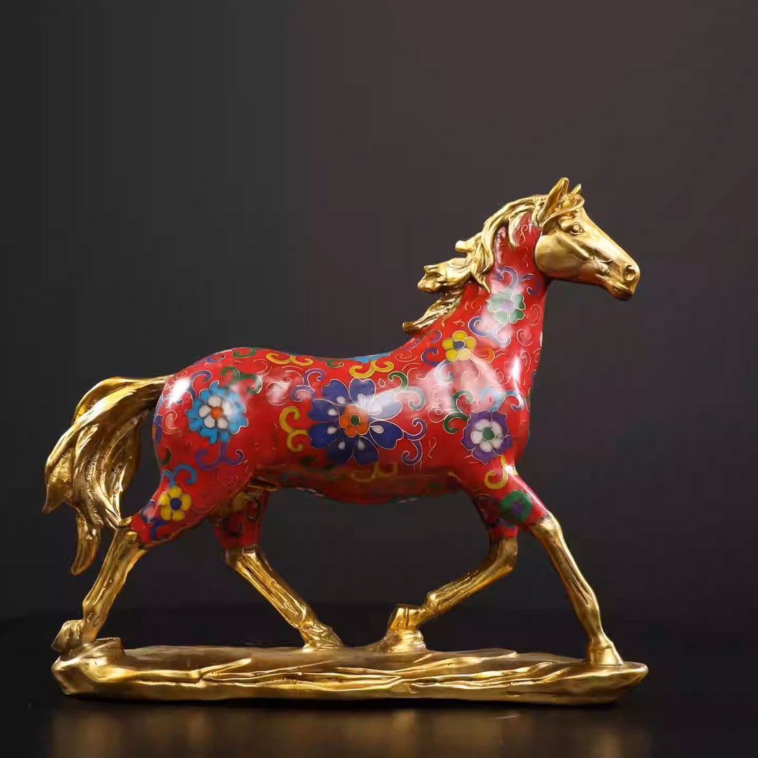 Pure copper cloisonné horse: Dimensions: Length 27cm, Width 7cm, Height 24cm Weight: 2020g