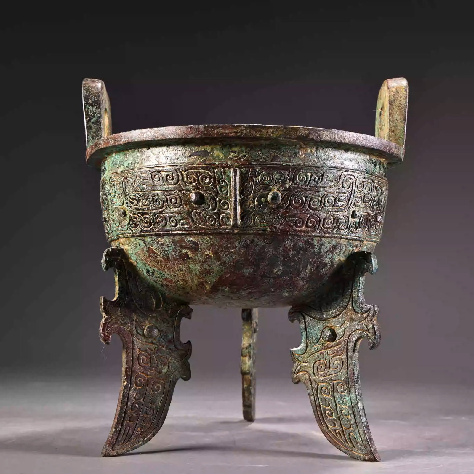 Bronze tripod ornament (1 of 5)