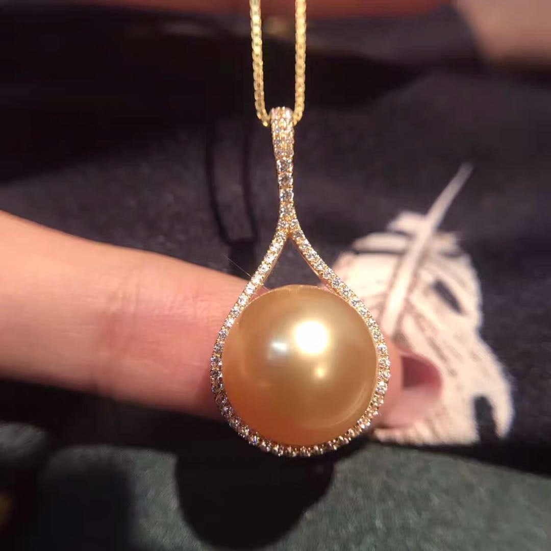 South Sea Golden Pearl 925 Silver Pendant (1 of 3)