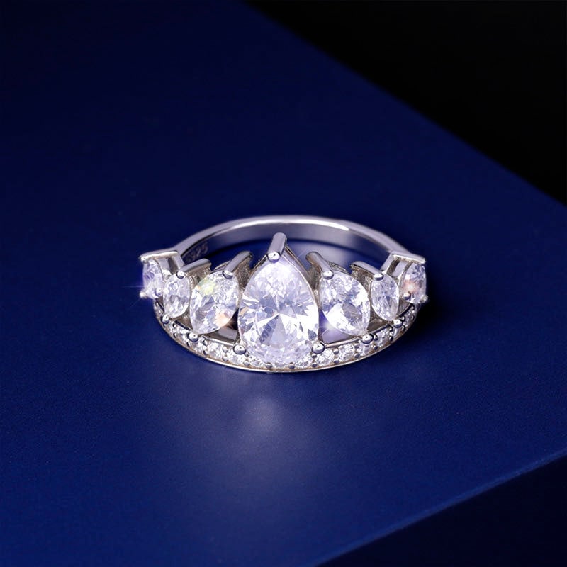 925 Silver Gem Crown Ring: 925 Silver Gem Crown Ring ****** Metal: 925 Silver / Main Stone: Gem / Diameter: 17mm