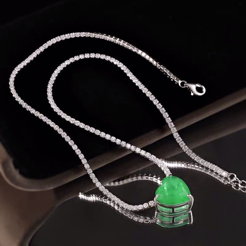 925 Silver Emerald Necklace: 925 Silver Emerald Necklace ****** Metal: 925 Silver / Main Stone: Emerald / Color: Green / Pendant Size: 14*14mm / Length : 42cm