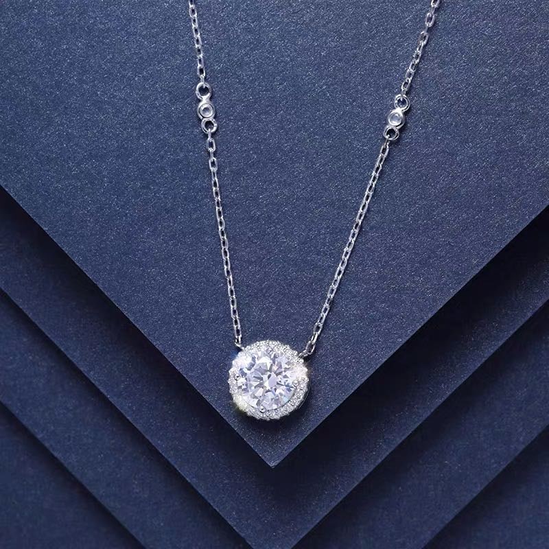 925 Silver Gem Necklace: 925 Silver Gem Necklace ****** Metal: 925 Silver / Main Stone: Gem / Pendant Size: 11*11mm / Length: 45cm