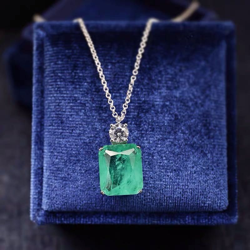 925 Silver Paraiba Necklace: 925 Silver Paraiba Necklace ****** Metal: 925 Silver / Main Stone: Paraiba / Color: Blue / Pendant Size: 10*17mm / Length : 48cm