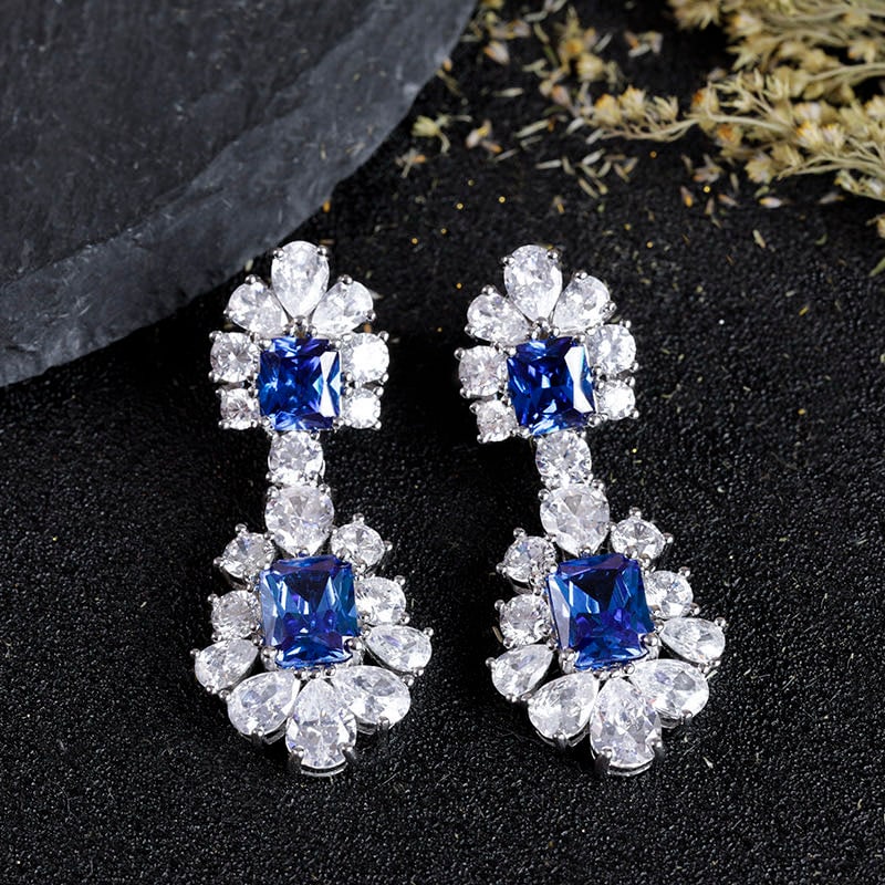 925 Silver Tanzanite Earrings: 925 Silver Tanzanite Earrings ****** Metal: 925 Silver / Main Stone: Tanzanite / Color: Blue / Earrings Size: 20*50mm