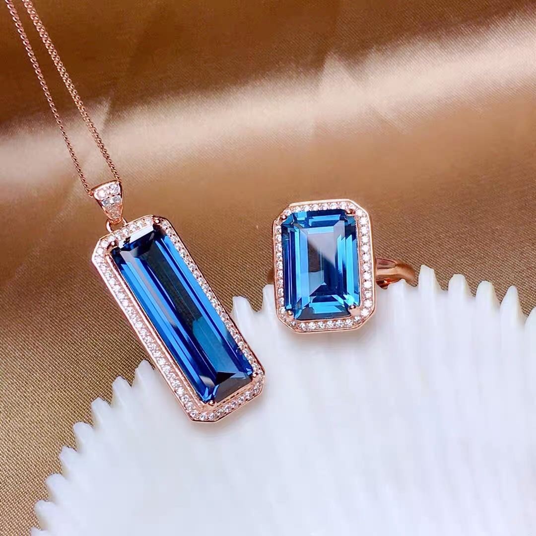 925 Silver London Topaz Pendant And Ring Two-Piece Set (1 of 3)