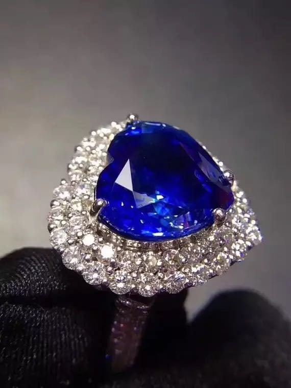 925 Silver Tanzanite Ring: 925 Silver Tanzanite Ring ****** Metal: 925 Silver / Main Stone: Tanzanite / Color: Blue