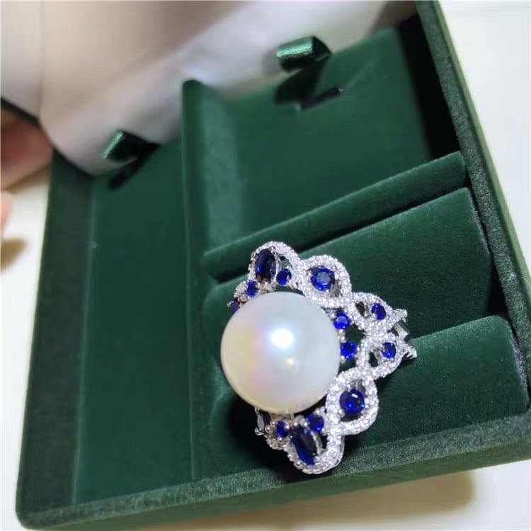 Natural Pearl Embeded Sapphire 925 Silver Ring: Natural Pearl Embeded Sapphire 925 Silver Ring ****** Metal: Natural Pearl / Color: White / Pearl Diameter 12mm