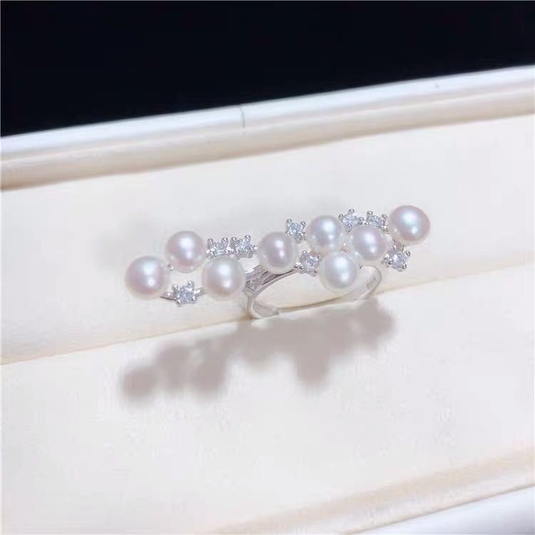 Natural Pearl 925 Silver Ring: Natural Pearl 925 Silver Ring ****** Metal: Natural Pearl / Color: White / Pearl Diameter 7mm