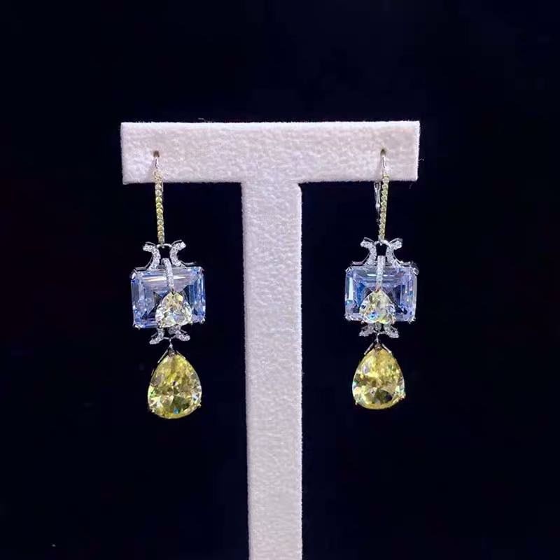 925 Silver Yellow Gem Earrings: 925 Silver Yellow Gem Earrings ****** Metal: 925 Silver / Total Item Weight: 18 grams / Main Stone: Yellow Gem / Color: Yellow / Main Stone Size: 11*18mm