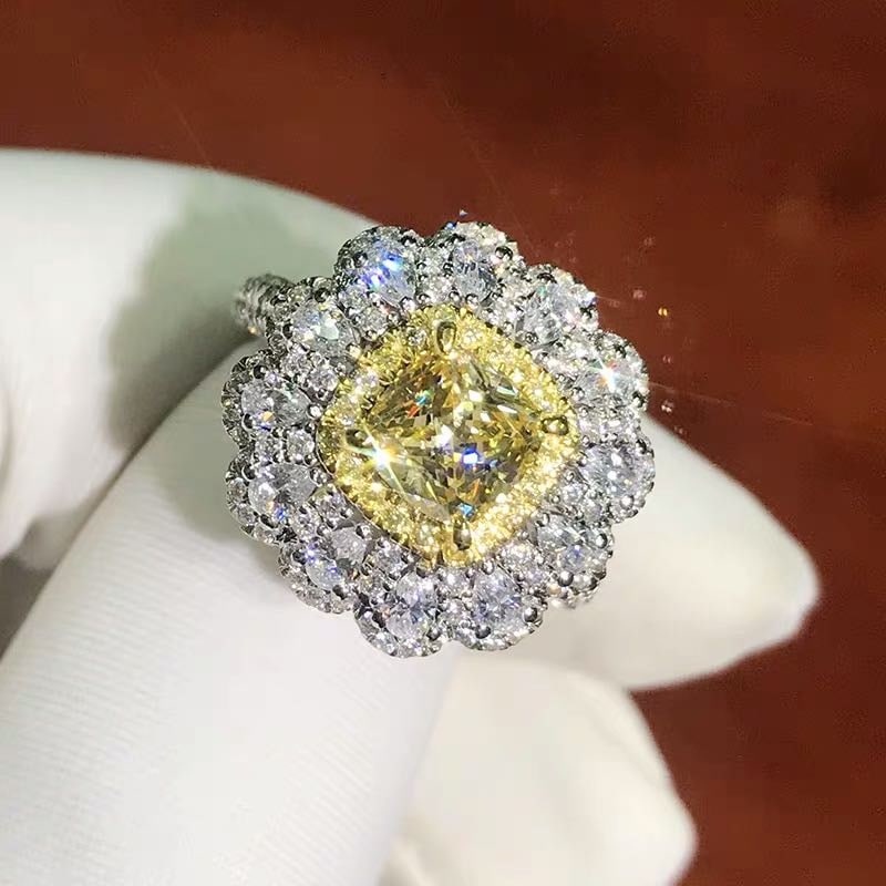 925 Silver Yellow Gem Ring: 925 Silver Yellow Gem Ring ****** Metal: 925 Silver / Main Stone: Yellow Gem / Color: Yellow / Size: 16*16mm