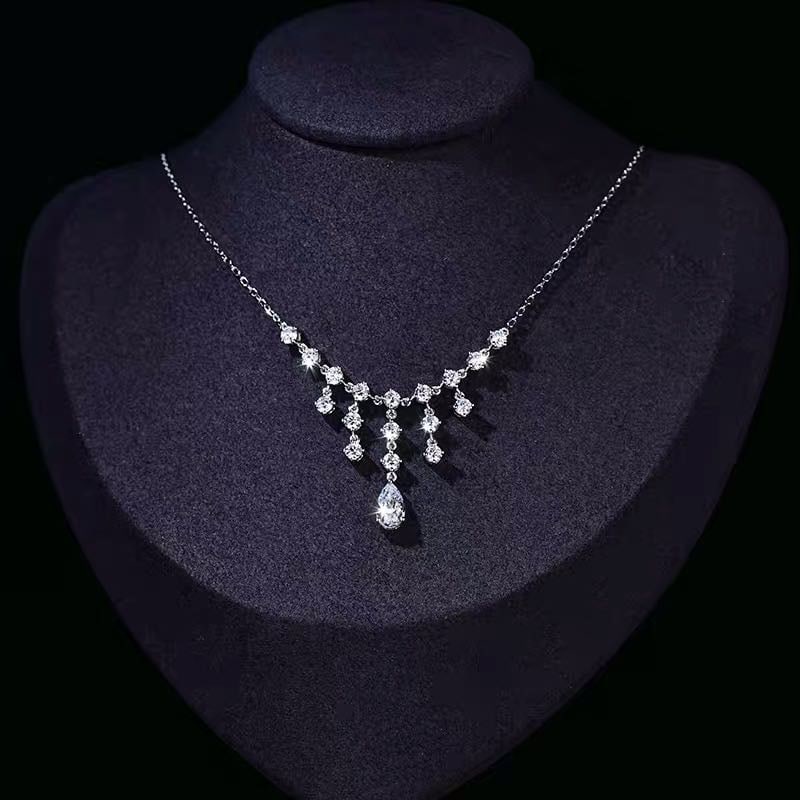 925 Silver Gem Necklace: 925 Silver Gem Necklace ****** Metal: 925 Silver / Main Stone: Gem / Length: 45cm