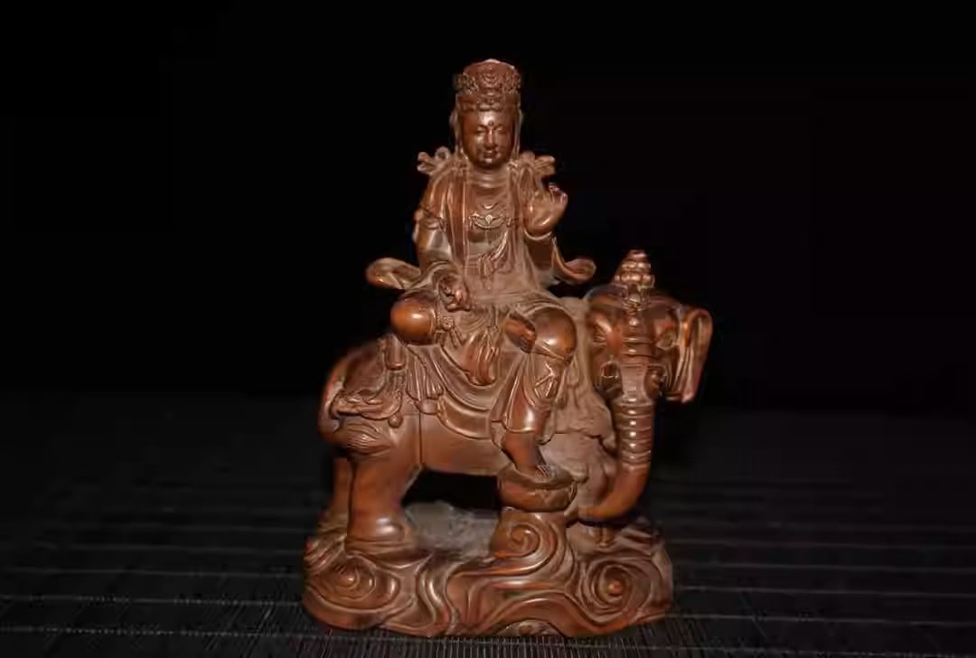Boxwood statue of Manjushri Bodhisattva: Dimensions: Width 9.3cm, Height 13.5cm Weight: 177g