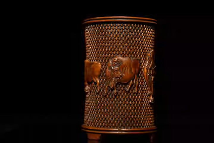 Boxwood carving of five oxen pen holder: Dimensions: Width 7cm, Height 12cm