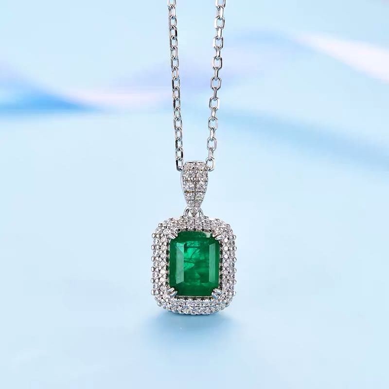 925 Silver 2ct Emerald Necklace: 925 Silver 2ct Emerald Necklace ****** Metal: 925 Silver / Main Stone: Emerald / Color: Green / Carat Weight: 2 / Main Stone Size: 7*9mm / Pendant Size: 12*14mm