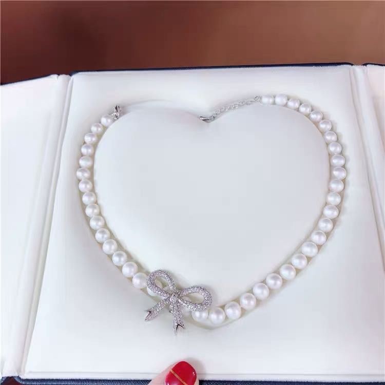 Natural Pearl Necklace 925 Silver Pendant: Natural Pearl Necklace 925 Silver Pendant ****** Metal: Natural Pearl / Color: White / Pearl Diameter 9mm, Necklace Length 35mm