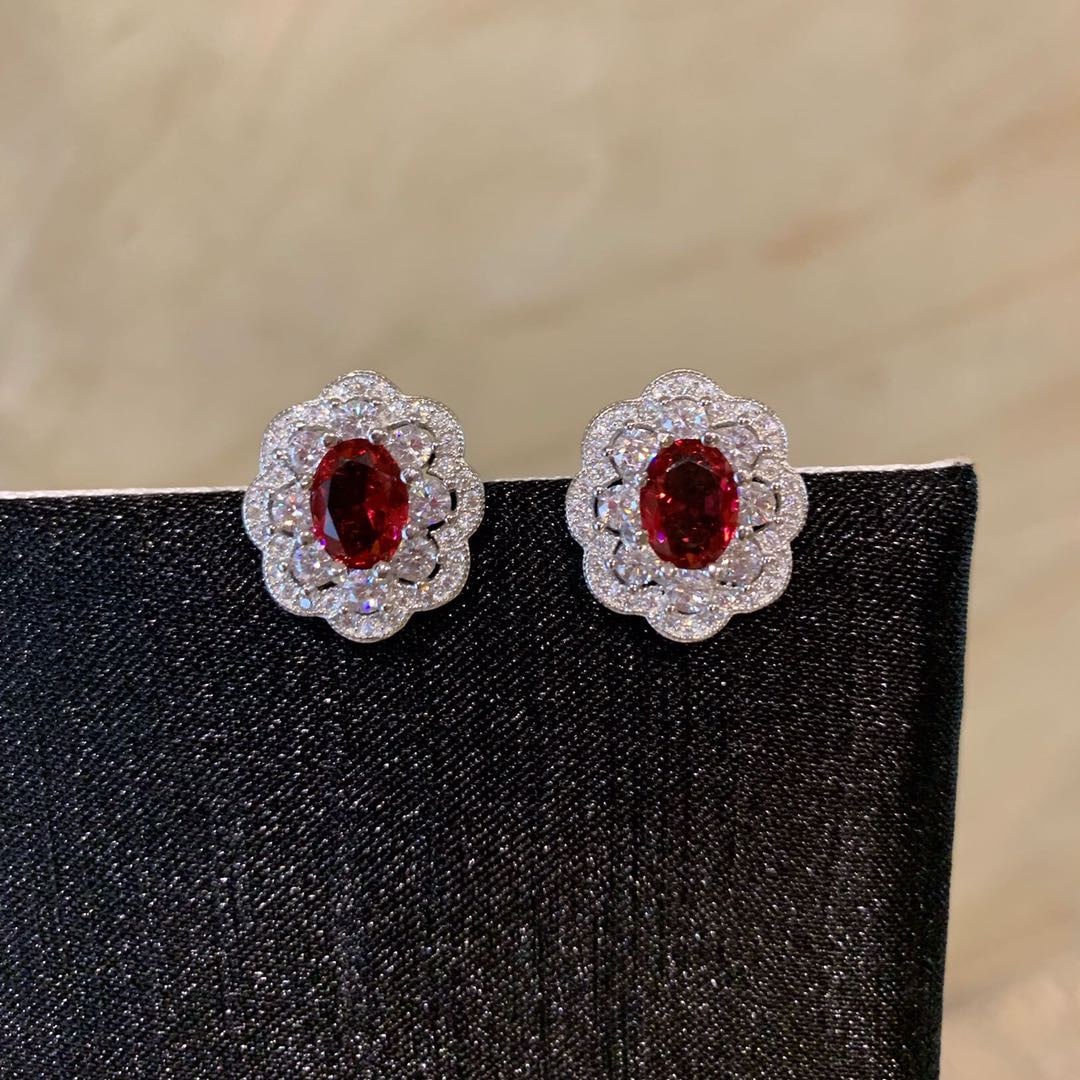 925 Silver Ruby Earrings: 925 Silver Ruby Earrings ****** Metal: 925 Silver / Main Stone: Ruby / Color: Red / Earrings Size: 15*18mm