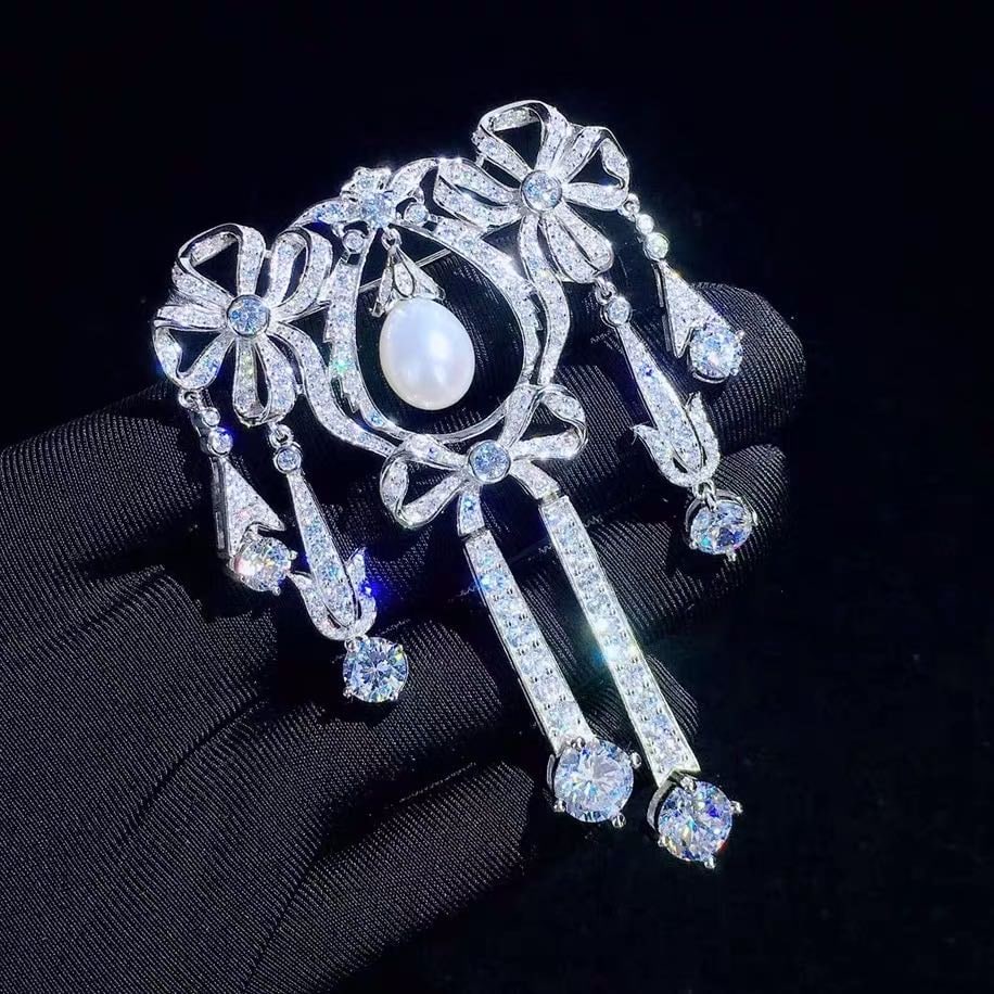 Natural Pearl 925 Silver Brooch: Natural Pearl 925 Silver Brooch ****** Metal: 925 Silver / Total Item Weight: 22 grams / Brooch Length: 70mm