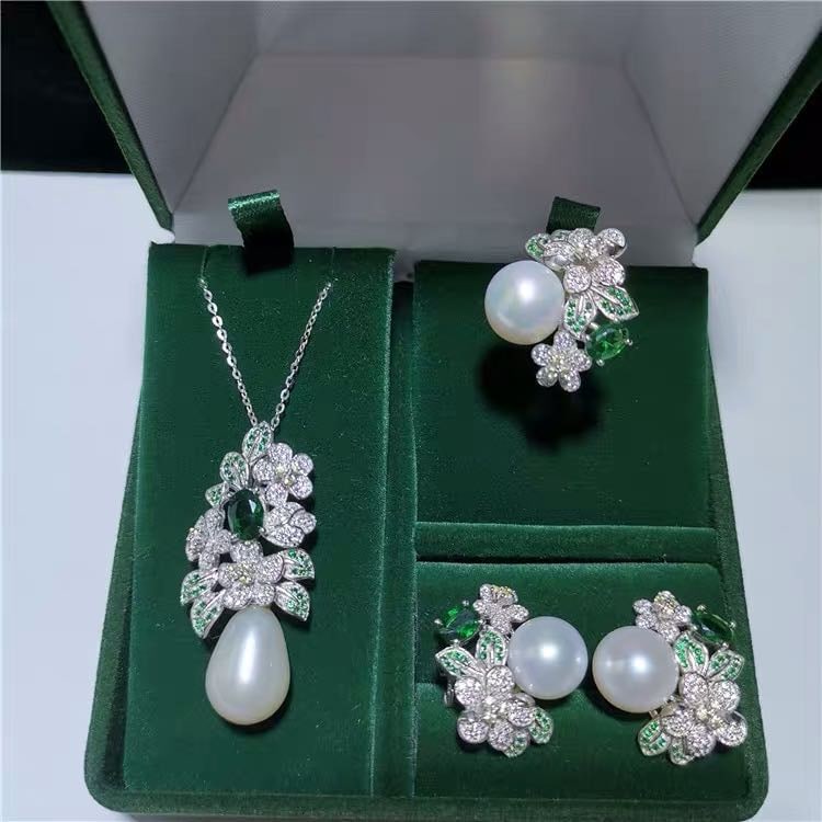 Natural Pearl Embeded Emerald 925 Silver Pendant Earrings and Ring Three-Piece Set (1 of 7)