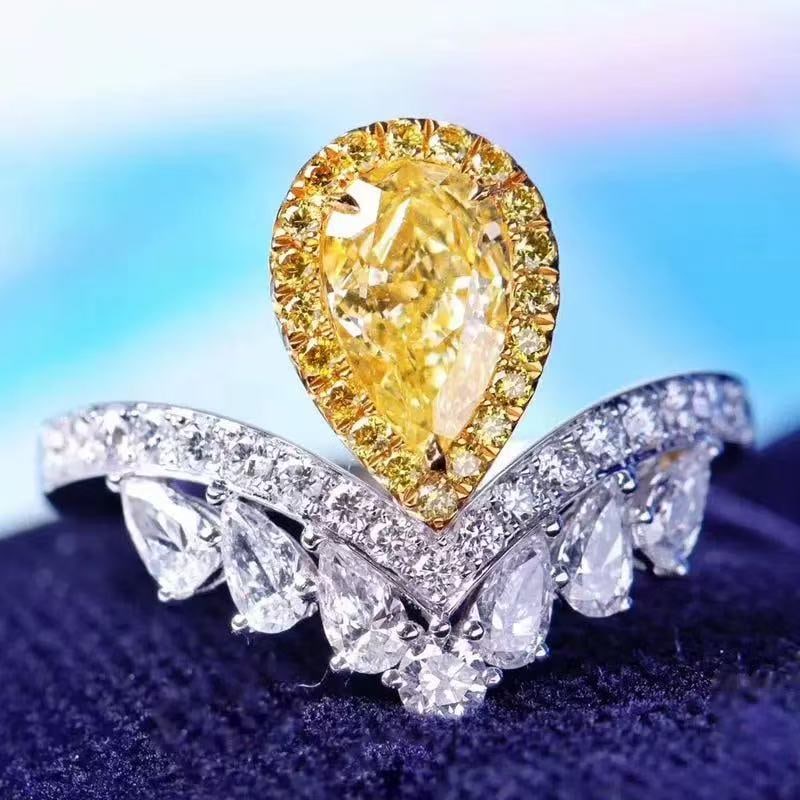 Yellow Gemstone Teardrop Ring: Yellow Gemstone Teardrop Ring
