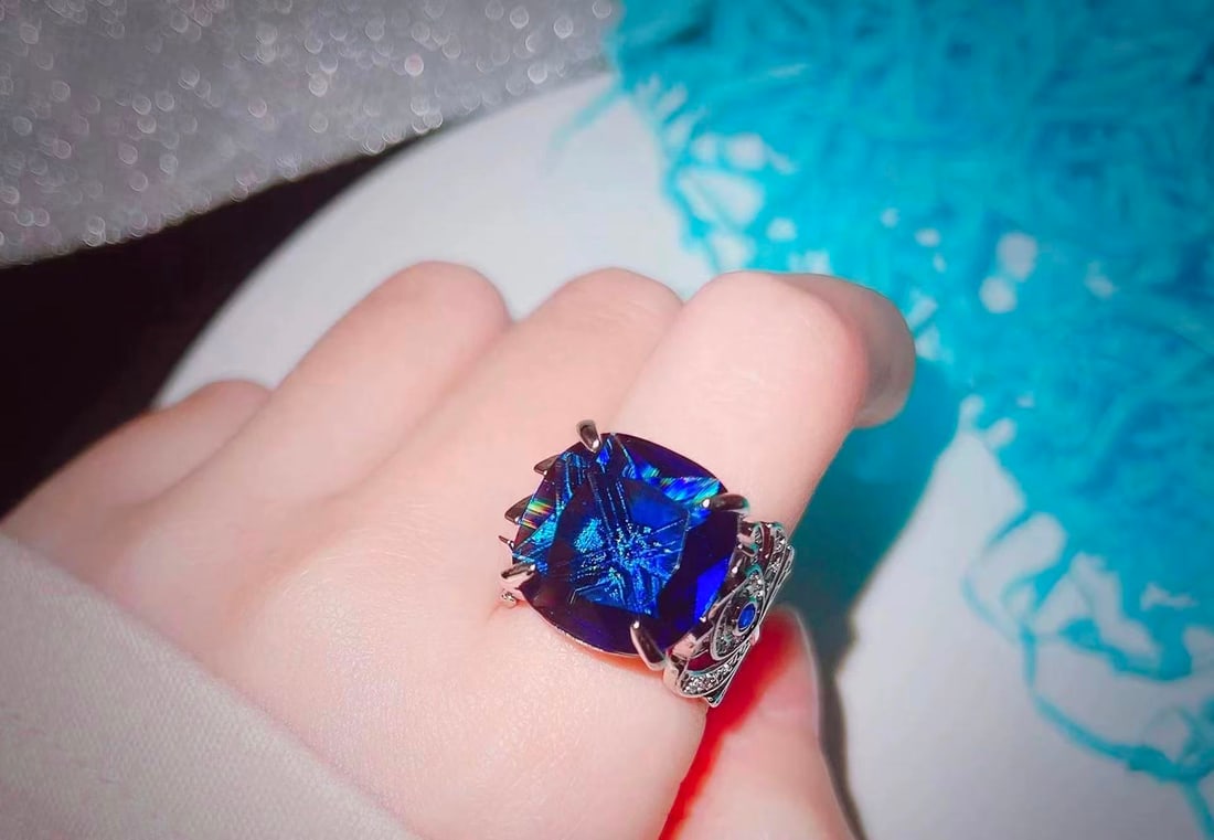 Sapphire Ring: Sapphire Ring