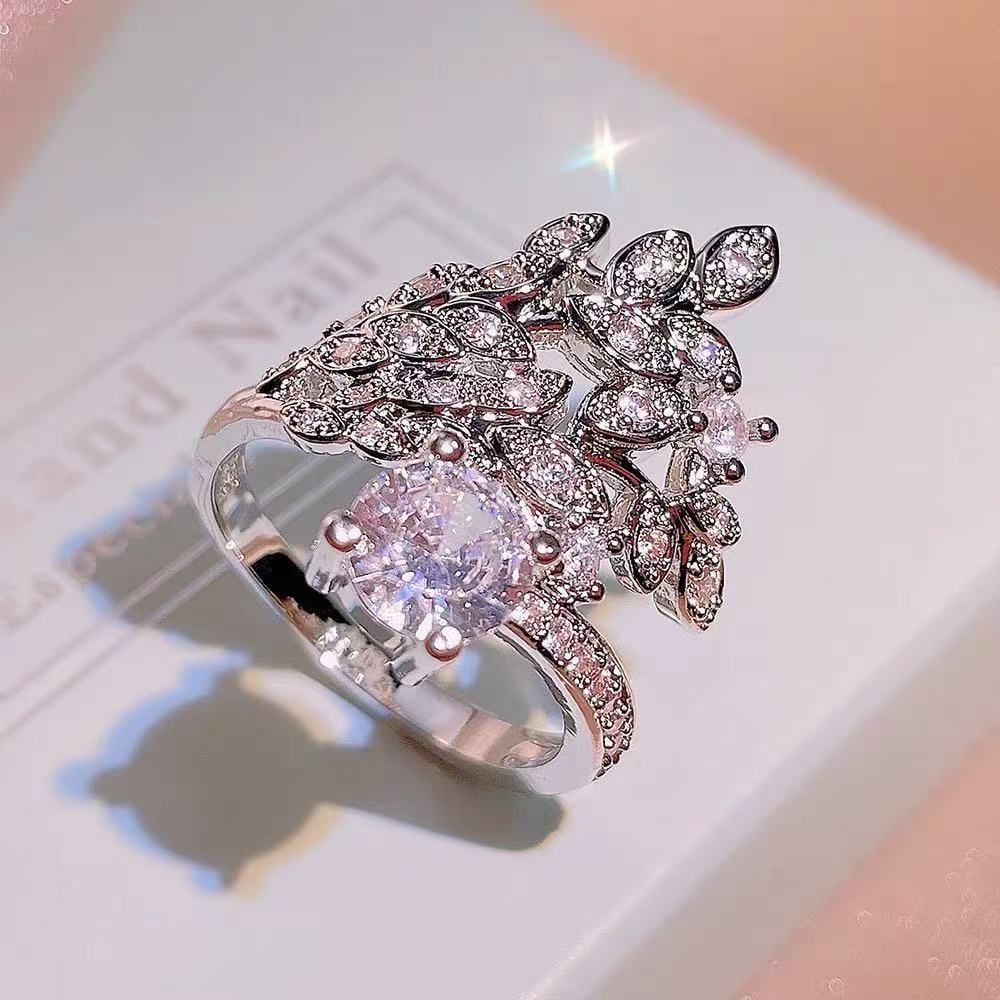 Floral Gemstone Ring: Floral Gemstone Ring