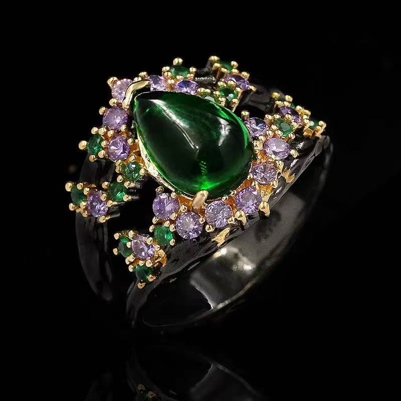 Green Gemstone Ring: Green Gemstone Ring