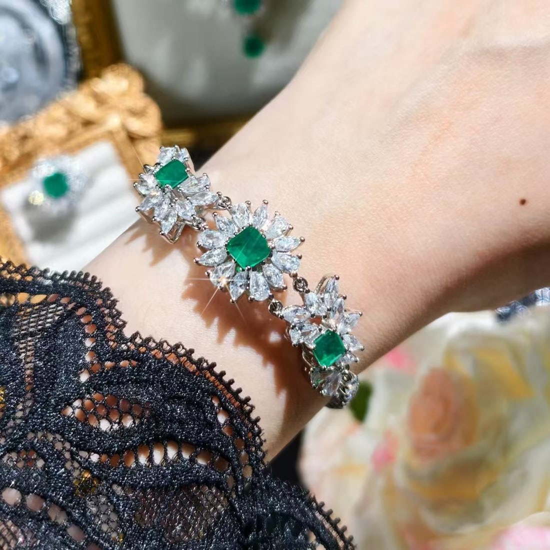 Emerald Bracelet: Emerald Bracelet