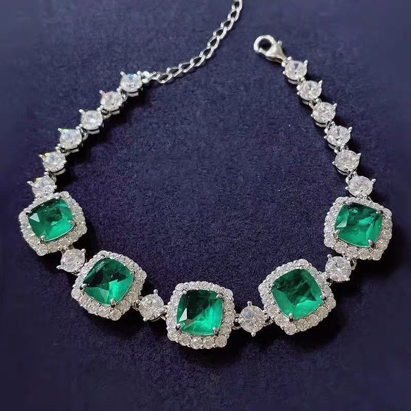 Emerald Bracelet: Emerald Bracelet
