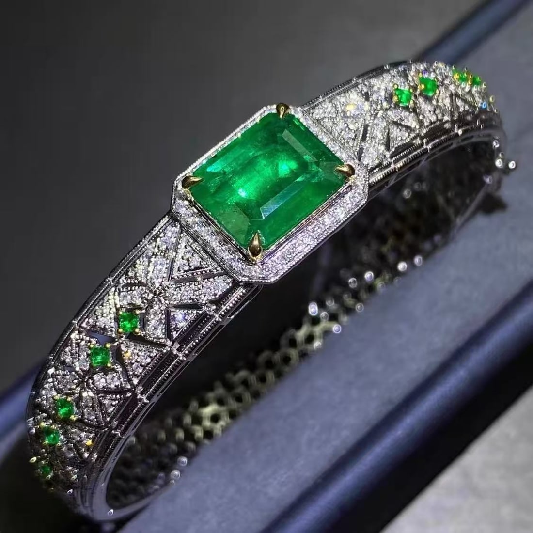 Emerald Bracelet: Emerald Bracelet
