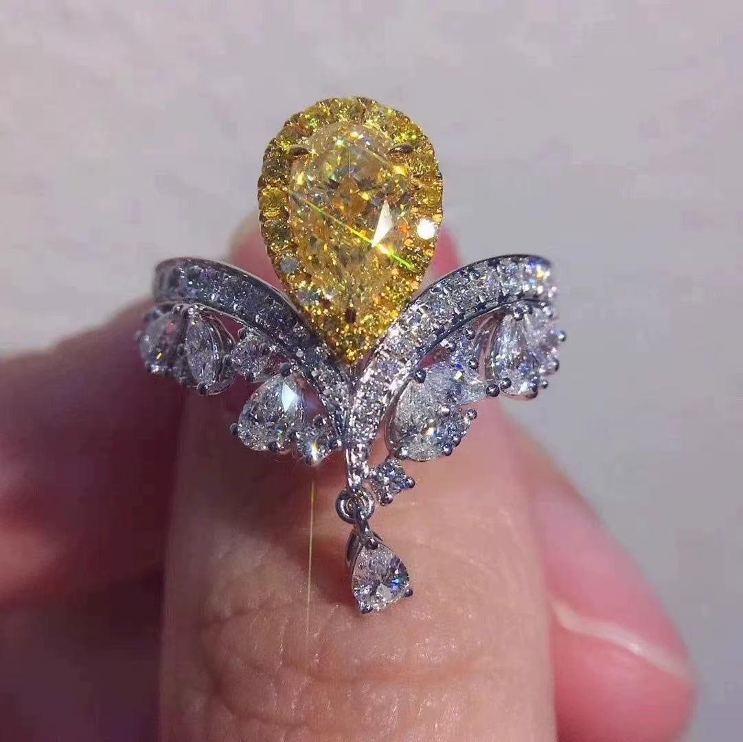 Yellow Gemstone Ring: Yellow Gemstone Ring