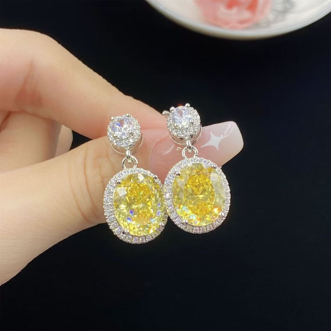 Yellow Gemstone Earrings: Yellow Gemstone Earrings