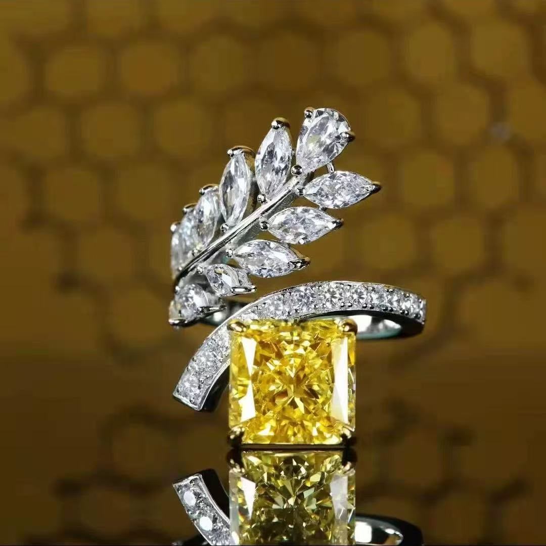 Yellow Gemstone Ring: Yellow Gemstone Ring