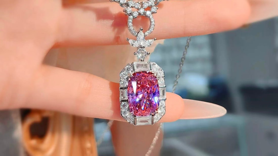 Pink Gemstone Necklace: Pink Gemstone Necklace