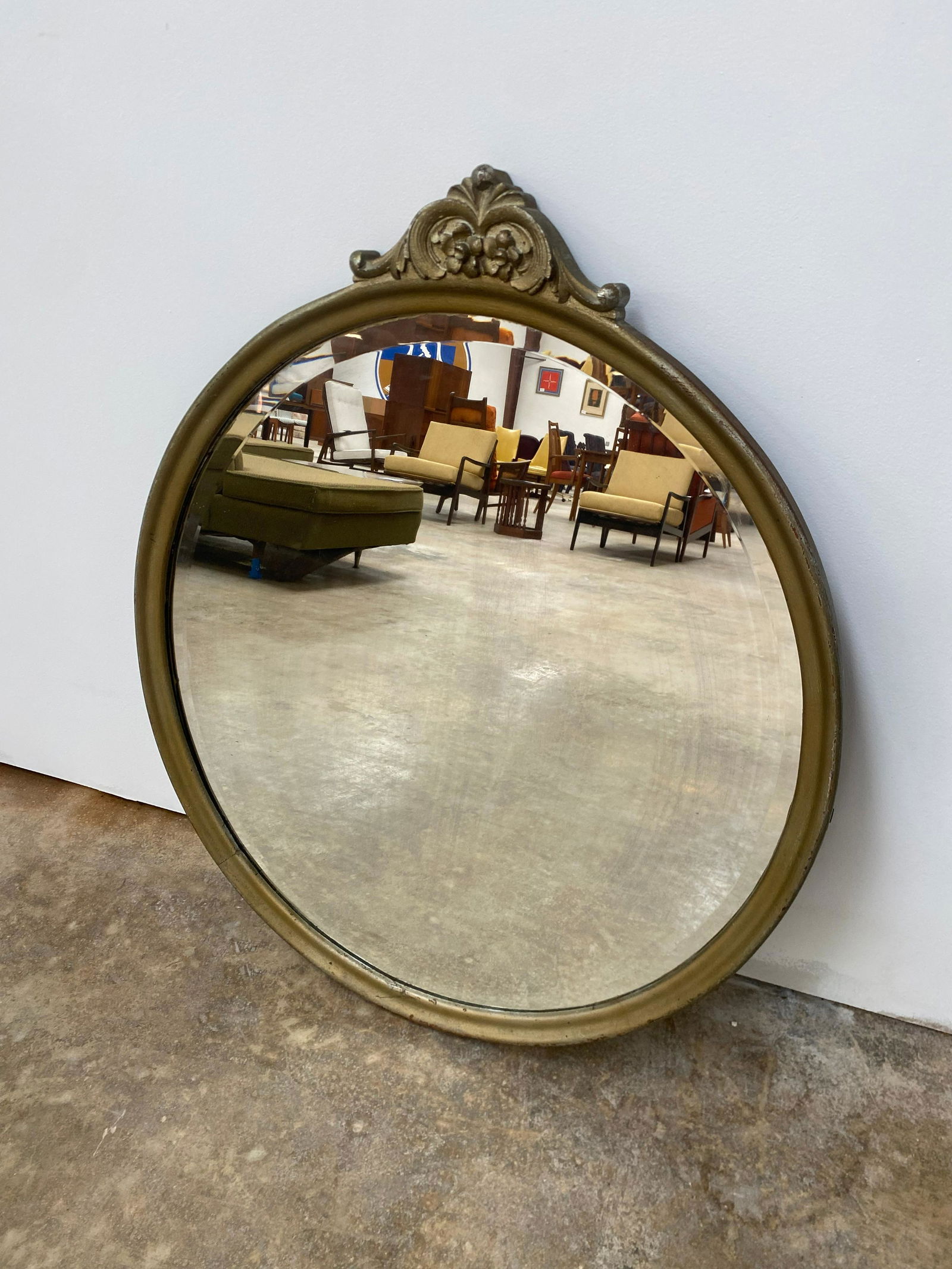 Round Antique Mirror (1 of 4)